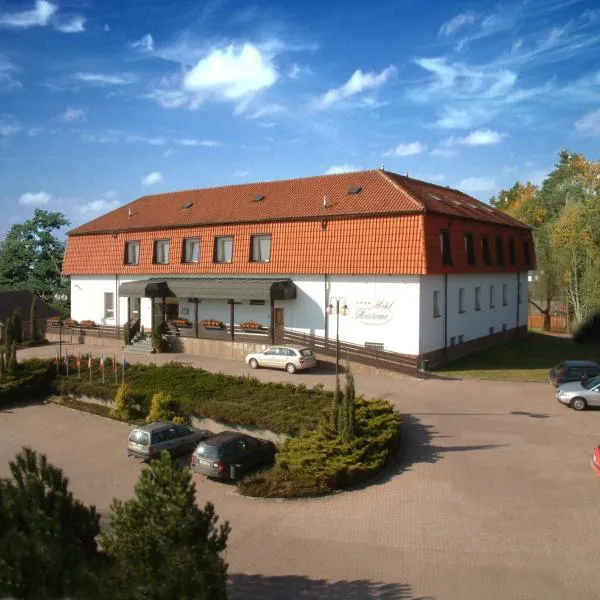 帕诺拉玛酒店，位于Město Touškov的酒店