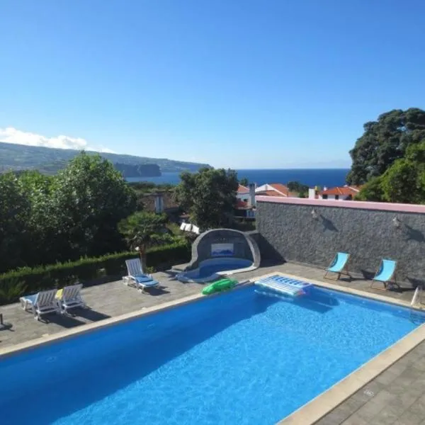 卢尔德努萨夫人乡村住宅酒店，位于卡佩拉什的酒店