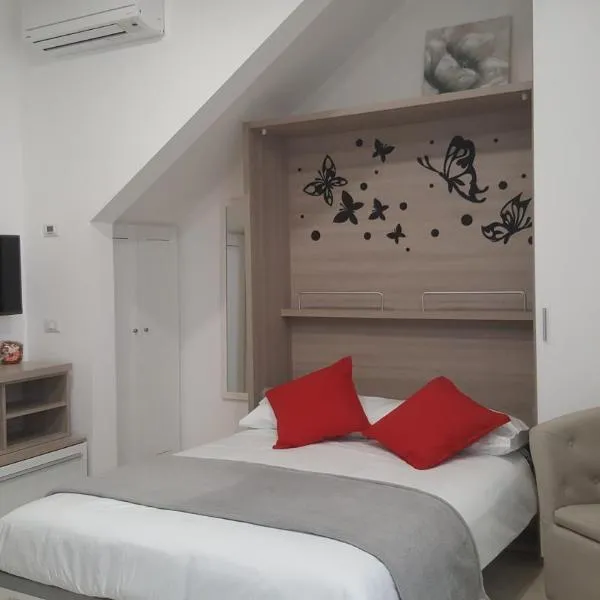 莫诺洛卡勒瓦勒蒂尼旅游公寓，位于阿尔巴诺拉齐亚莱的酒店