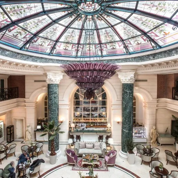 Xheko Imperial Luxury Hotel & SPA，位于地拉那的酒店