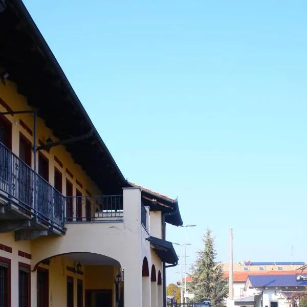 Albergo Vecchio Pavone，位于博尔加罗托里内塞的酒店