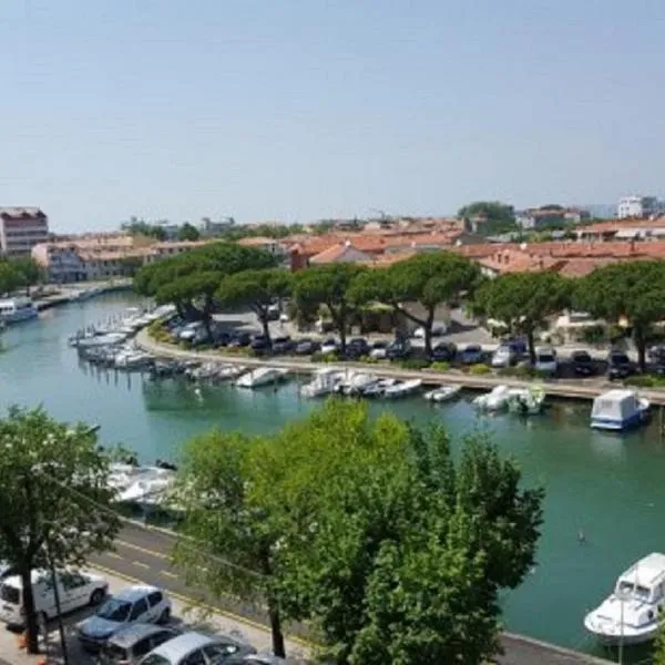 Appartamento Perco Riva Slataper，位于格拉多的酒店