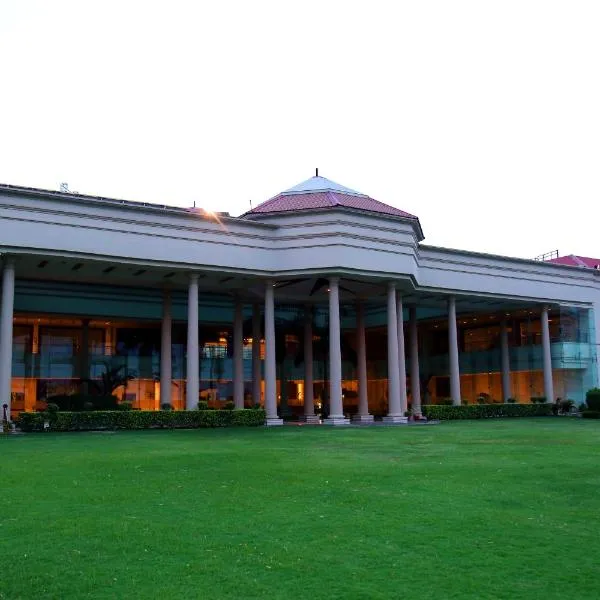 The Cabbana Resort & Spa，位于帕格瓦拉的酒店