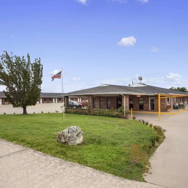 亨利埃塔速8酒店，位于Henryetta的酒店