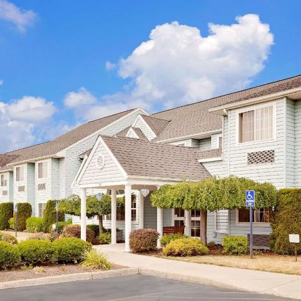 Microtel Inn & Suites by Wyndham Wellsville，位于Wellsville的酒店