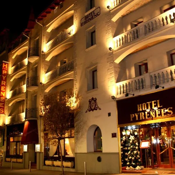 比利牛斯酒店，位于Aixovall的酒店