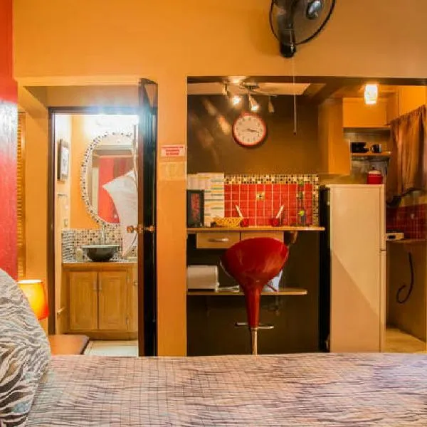 One32 Guesthouse Red Velvet，位于金斯敦的酒店