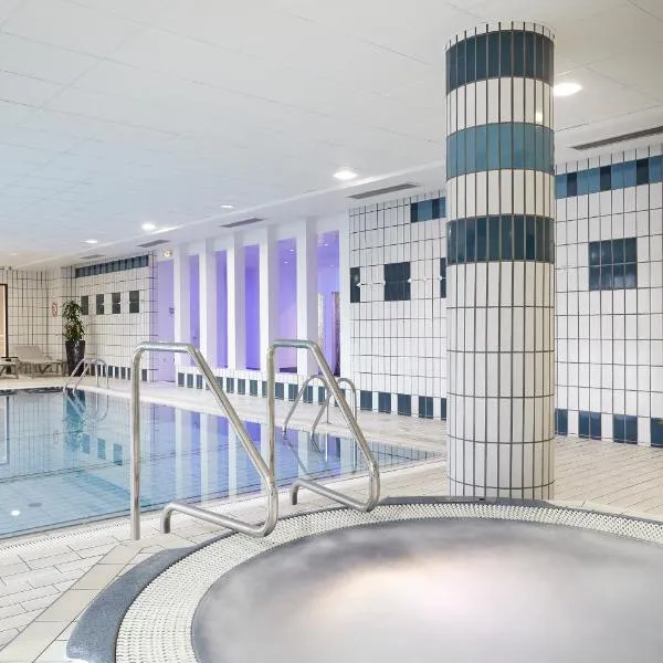 杜贝里水疗酒店，位于巴尼奥勒德日洛恩的酒店