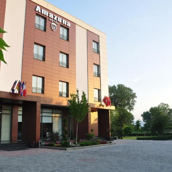 Amazona Hotel，位于米特罗维察的酒店