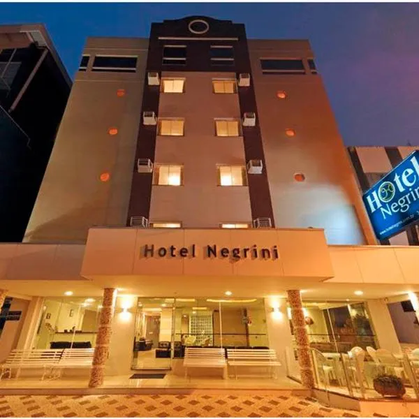 Hotel Negrini，位于巴拉奈里奥-坎布里乌的酒店