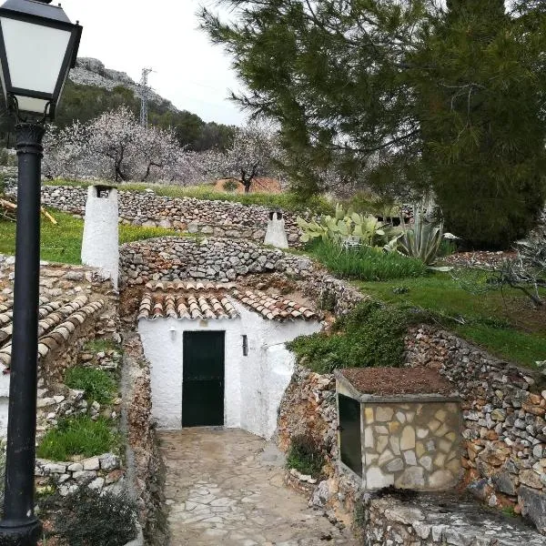 Cueva El Madrono，位于Pegalajar的酒店