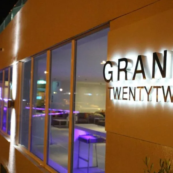 The Grand Hotel，位于莱瑟姆-圣安妮的酒店