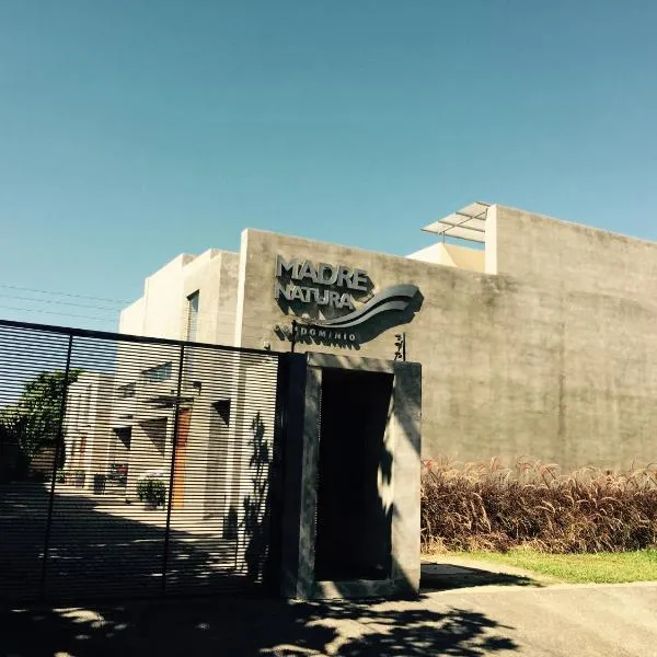 Madre Natura，位于亚松森的酒店