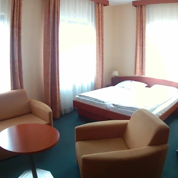 Hotel Christinenhof garni - Bed & Breakfast，位于Gadebusch的酒店