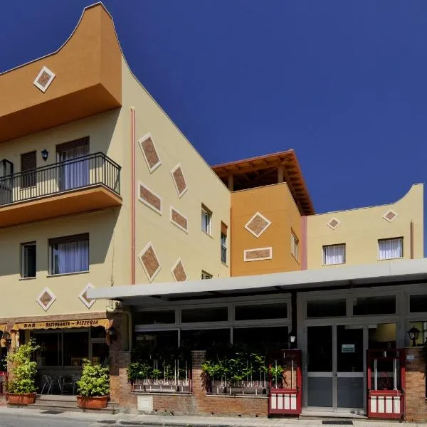 La Lanterna Hotel，位于Saponara Villafranca的酒店