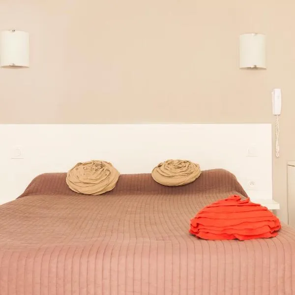 Logis Hotel Restaurant Le Flamant Rose camargue，位于Albaron的酒店