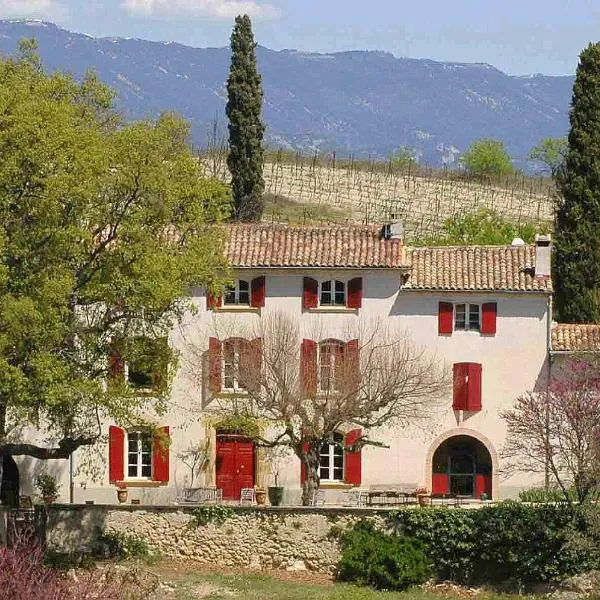 La Tuilière en Luberon，位于Sannes的酒店