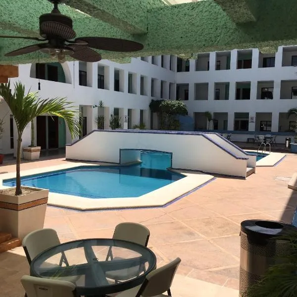 Eurohotel，位于卡门城的酒店