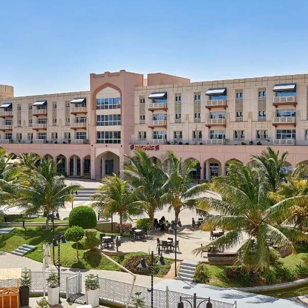 Salalah Gardens Hotel Managed by Safir Hotels & Resorts，位于‘Awqad Bayt Fāḑil的酒店