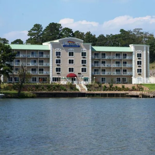 Baymont on the lake by Wyndham Hot Springs，位于Piney的酒店