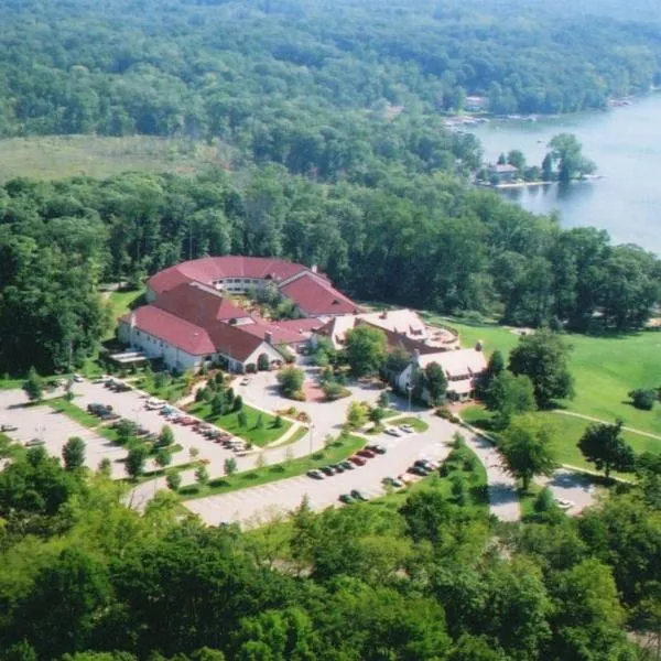 Potawatomi Inn & Cabins，位于安哥拉的酒店