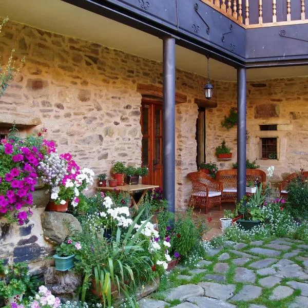 La Casa del Filandón- HOTEL RURAL，位于Santa Colomba de Somoza的酒店