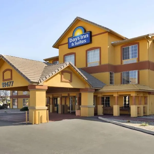 瑟普莱斯戴斯旅馆&套房酒店，位于Sun City West的酒店