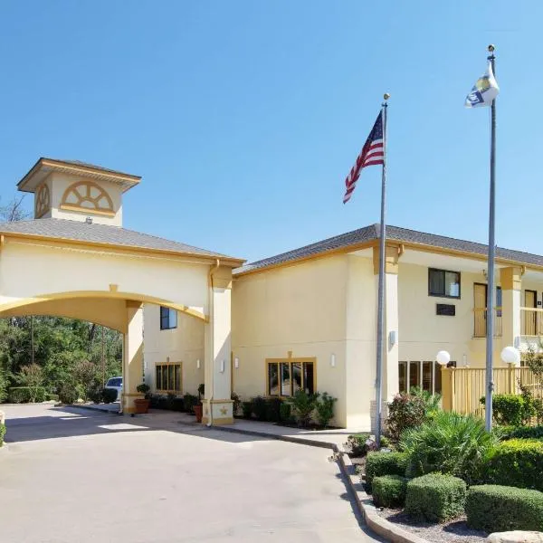 Hotel Blue Fairfield TX，位于费尔菲尔德的酒店