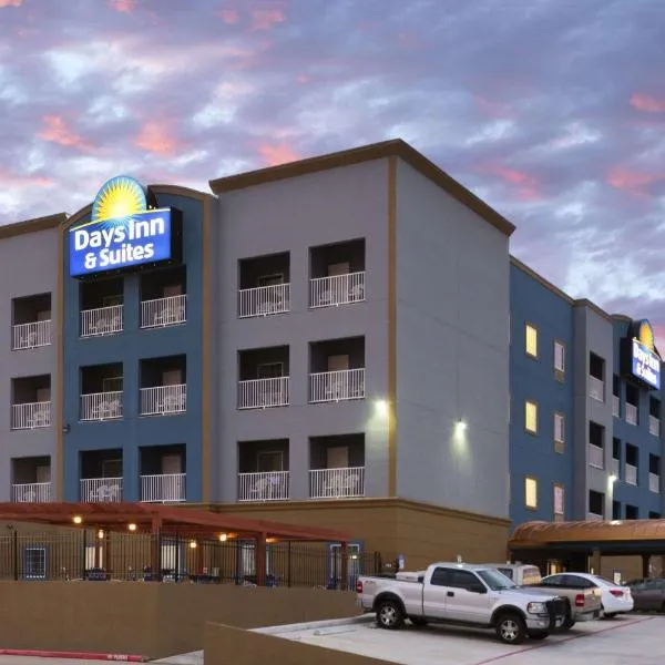 Days Inn & Suites by Wyndham Galveston West/Seawall，位于Jamaica Beach的酒店