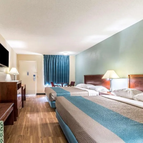 肯利6号汽车旅馆，位于Kenly的酒店