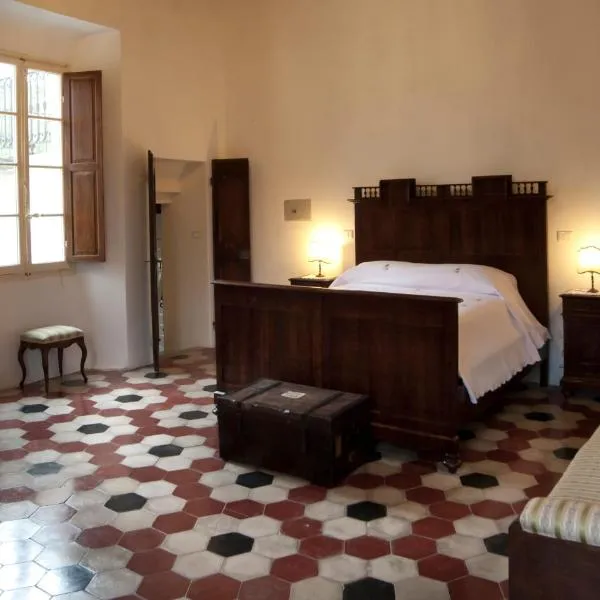 普拉达罗洛庄园酒店，位于Solignano的酒店