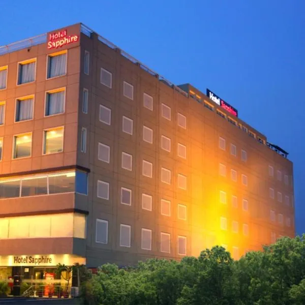 Hotel Sapphire，位于钱德加尔的酒店