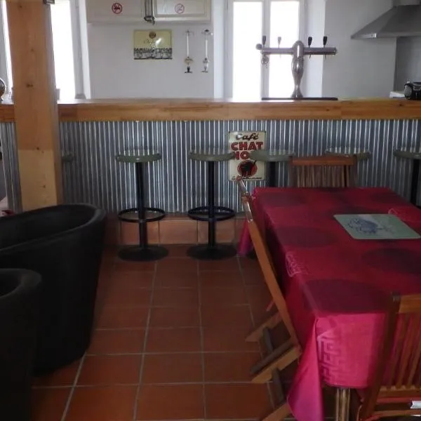 Les Gîtes Du Vieux Frêne，位于Longavesnes的酒店