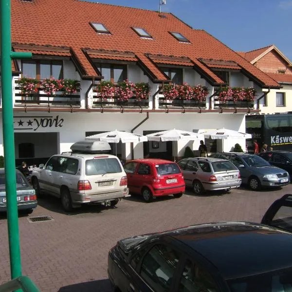 约克酒店 ，位于Tlučná的酒店