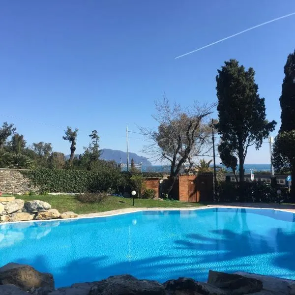 Casa Chicca Free Parking，位于热那亚的酒店