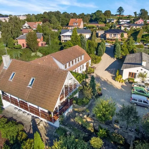 Bed & Breakfast Hobro，位于霍布罗的酒店