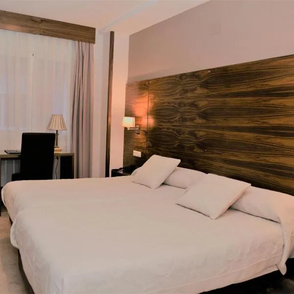 埃斯库德罗酒店，位于雷阿尔城的酒店