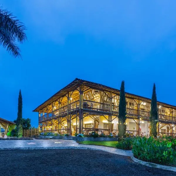 Hotel Casa San Carlos Lodge Pereira，位于佩雷拉的酒店