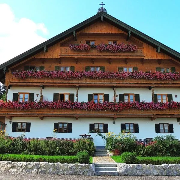 Landgasthof Fischbach，位于Wackersberg的酒店