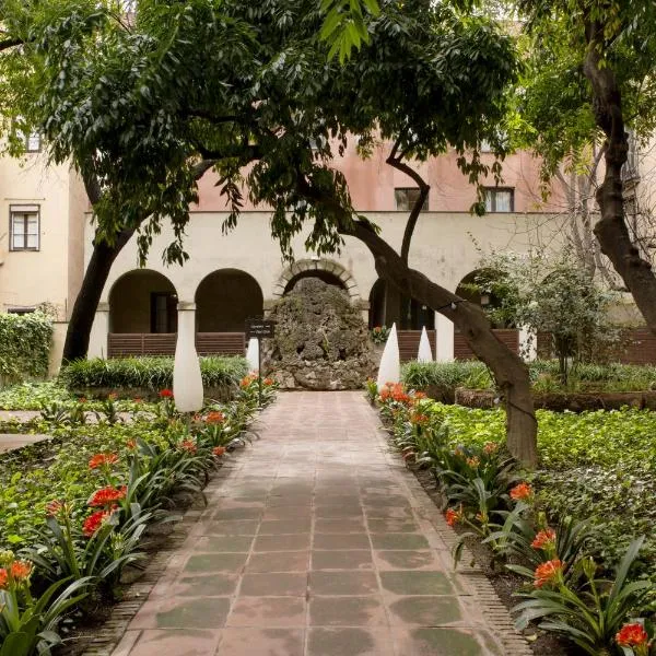 佩蒂特宫波盖利亚花园酒店，位于巴塞罗那的酒店