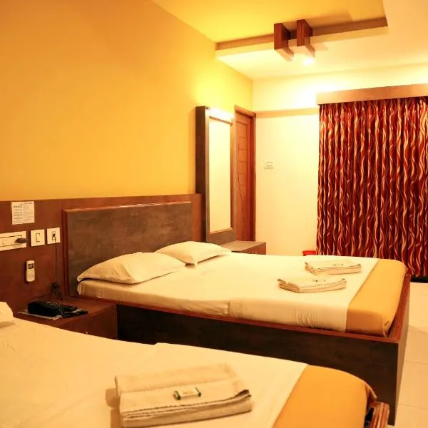 Hotel Picnic，位于Thiruvārūr的酒店