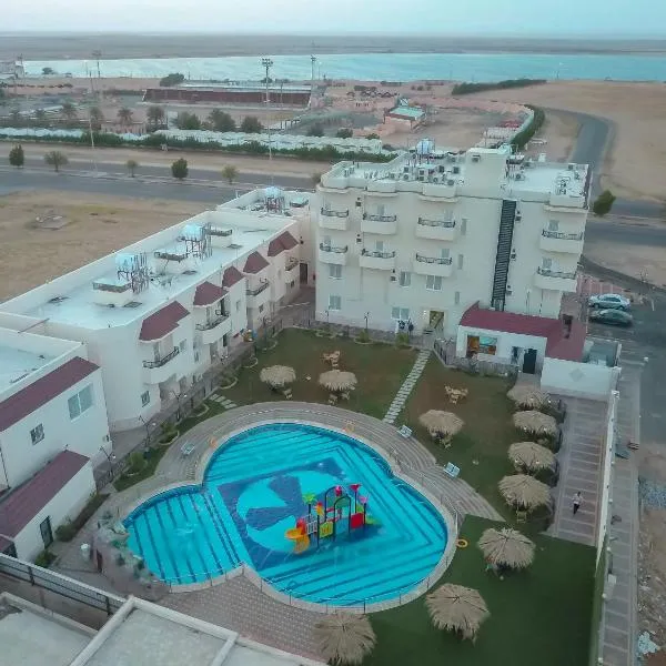 Relax Beach Hotel，位于Yanbu Al Bahr的酒店