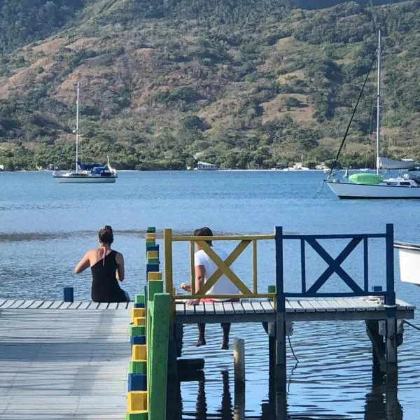 Hotel Miss Francias Home，位于普罗维登西亚的酒店