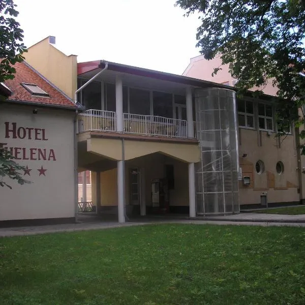 Hotel Thelena，位于Fácánkert的酒店