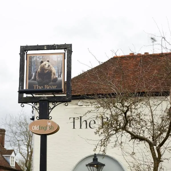 The Bear Hotel by Greene King Inns，位于兰伯恩的酒店