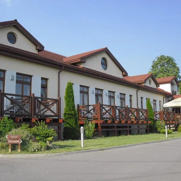 RED DEER Hotel，位于Lom nad Rimavicou的酒店