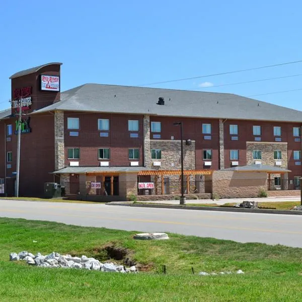 红河套房酒店，位于Whitesboro的酒店