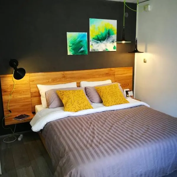 cres art studio lime apartment，位于茨雷斯的酒店