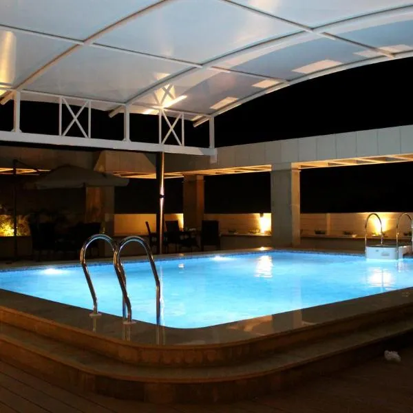 Blu Feather Hotel & Spa，位于Batera的酒店
