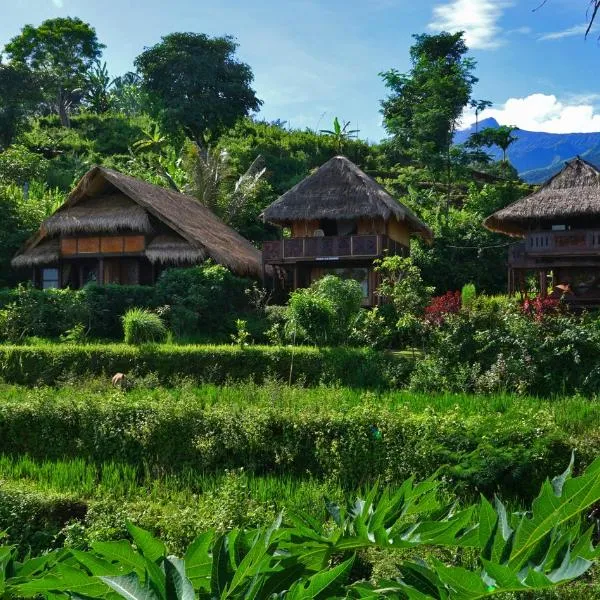 林贾尼山花园度假村，位于Bayan的酒店